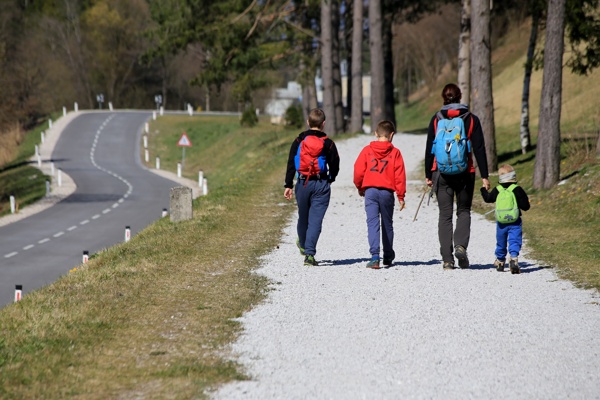 po-poti-stare-zeleznice-v-slovenski-planinski-muzej-outdoor-mojstrana