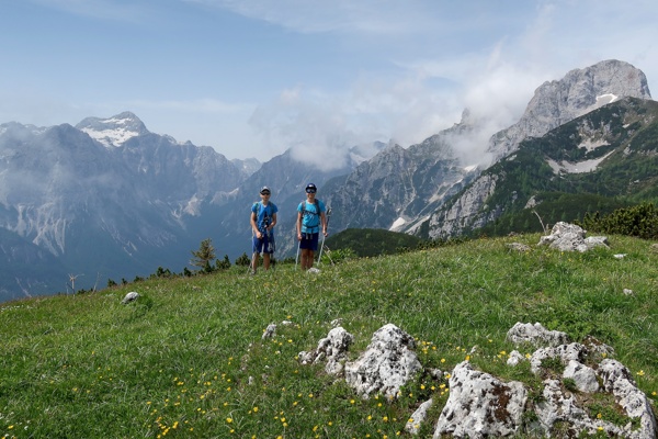 cez-vrtasko-sleme-do-carobnega-slapa-pericnik-outdoor-mojstrana