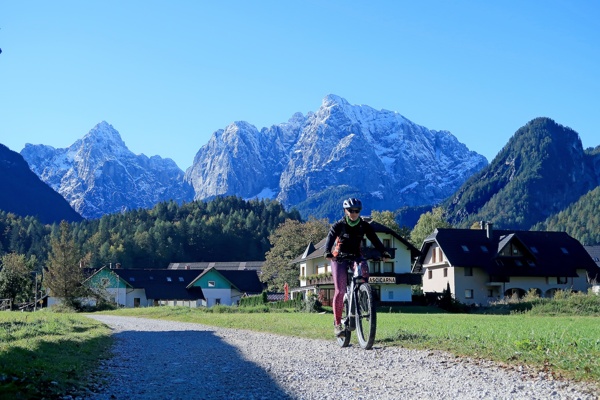 across-robetwist-to-zeleznica-and-srednji-vrh-outdoor-mojstrana-1