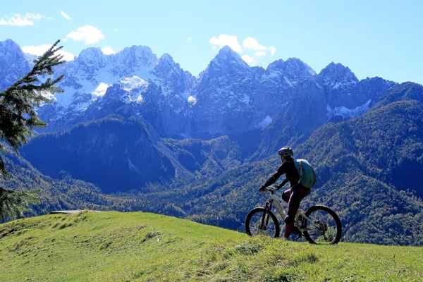 across-robetwist-to-zeleznica-and-srednji-vrh-outdoor-mojstrana-9