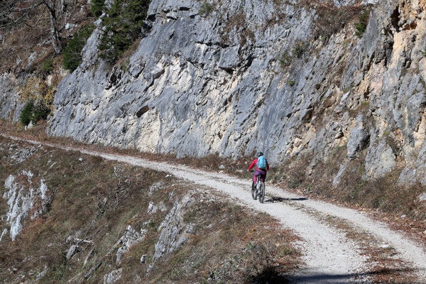 mezakla-plateau-and-viewpoint-on-the-julian-alps-jerebikovec-outdoor-mojstrana