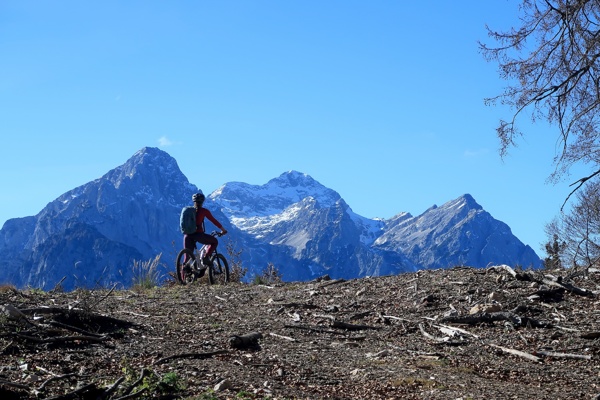 mezakla-plateau-and-viewpoint-on-the-julian-alps-jerebikovec-outdoor-mojstrana