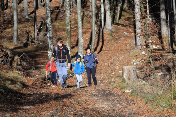 across-lake-kreda-to-crna-gora-outdoor-mojstrana