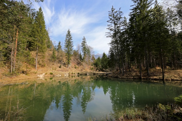 across-lake-kreda-to-kosmac-saddle-outdoor-mojstrana