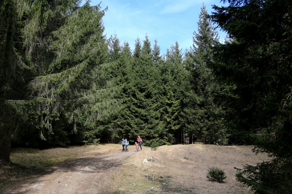 across-lake-kreda-to-kosmac-saddle-outdoor-mojstrana